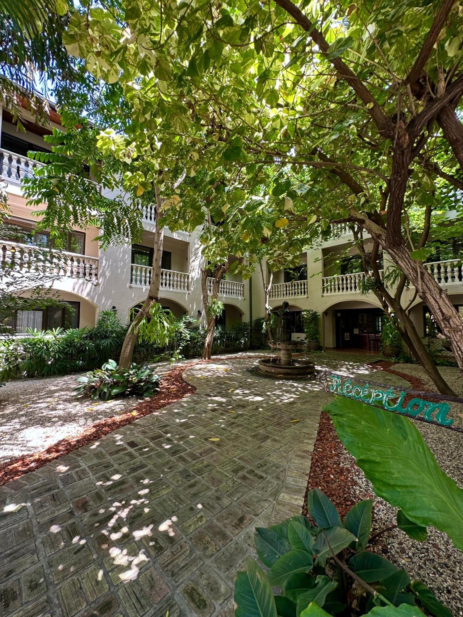 Hotel Villa Therese ポルトープランス エクステリア 写真