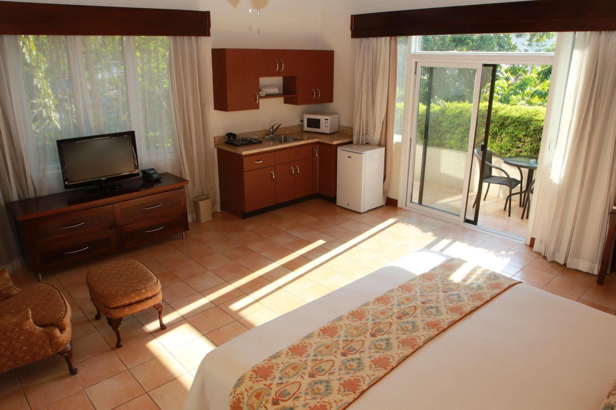Hotel Villa Therese ポルトープランス エクステリア 写真